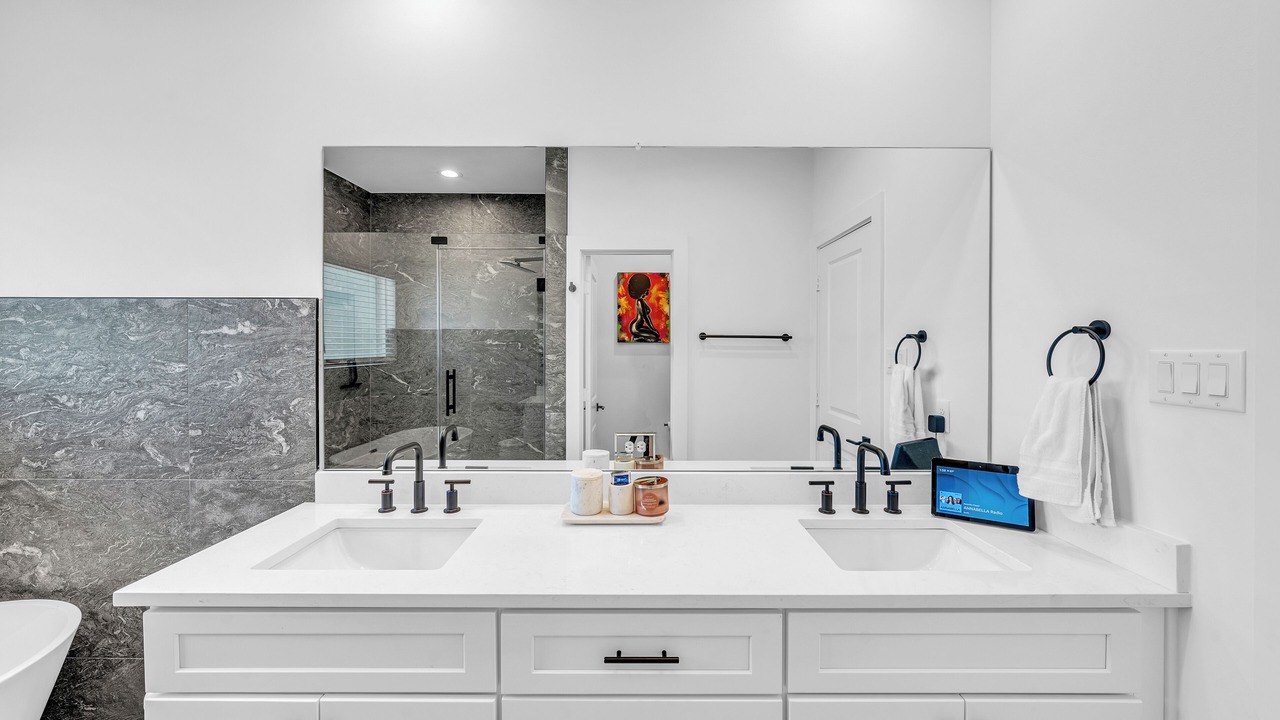 Photo of Bathroom in Garden Oaks