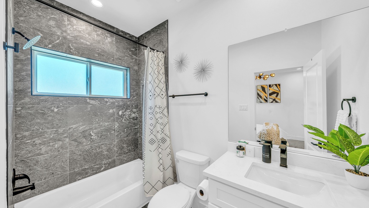 Photo of Bathroom in Garden Oaks