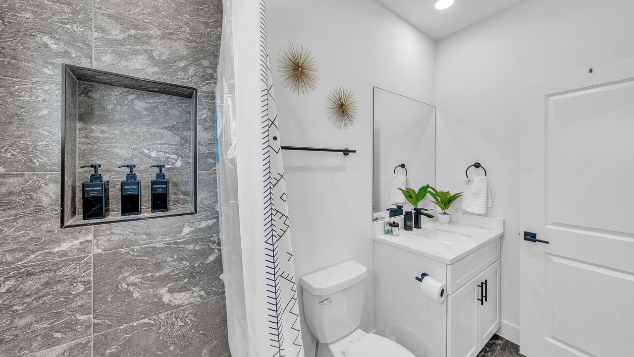 Photo of Bathroom in Garden Oaks