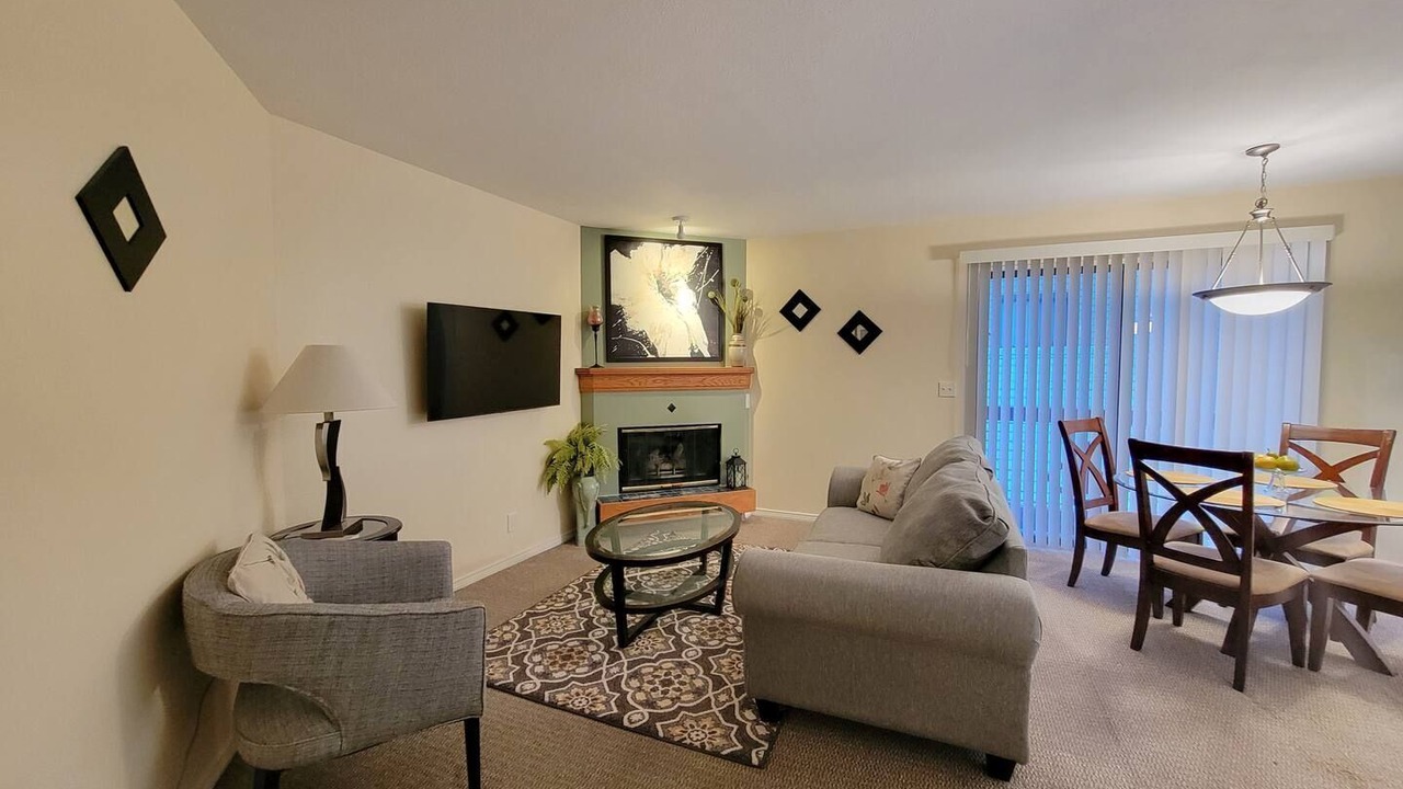 Photo of Livingroom in Englewood