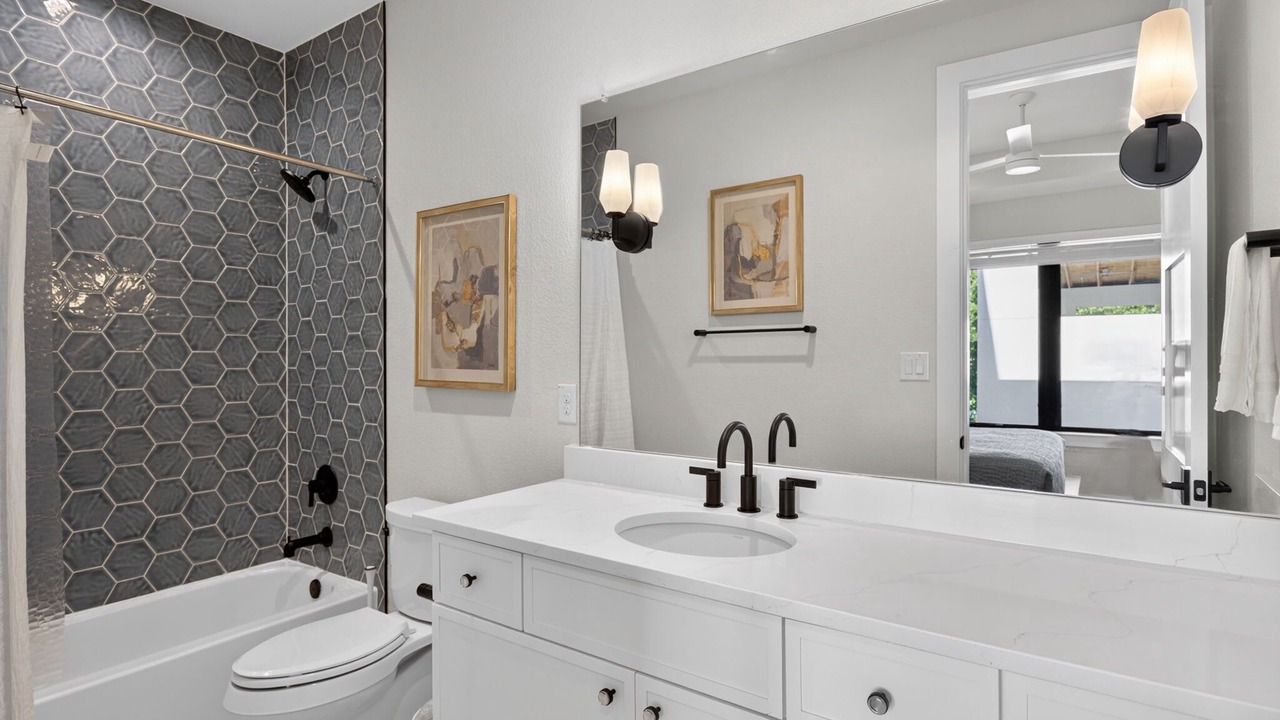 Photo of Bathroom in Kingsland