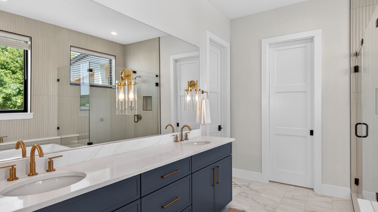 Photo of Bathroom in Kingsland