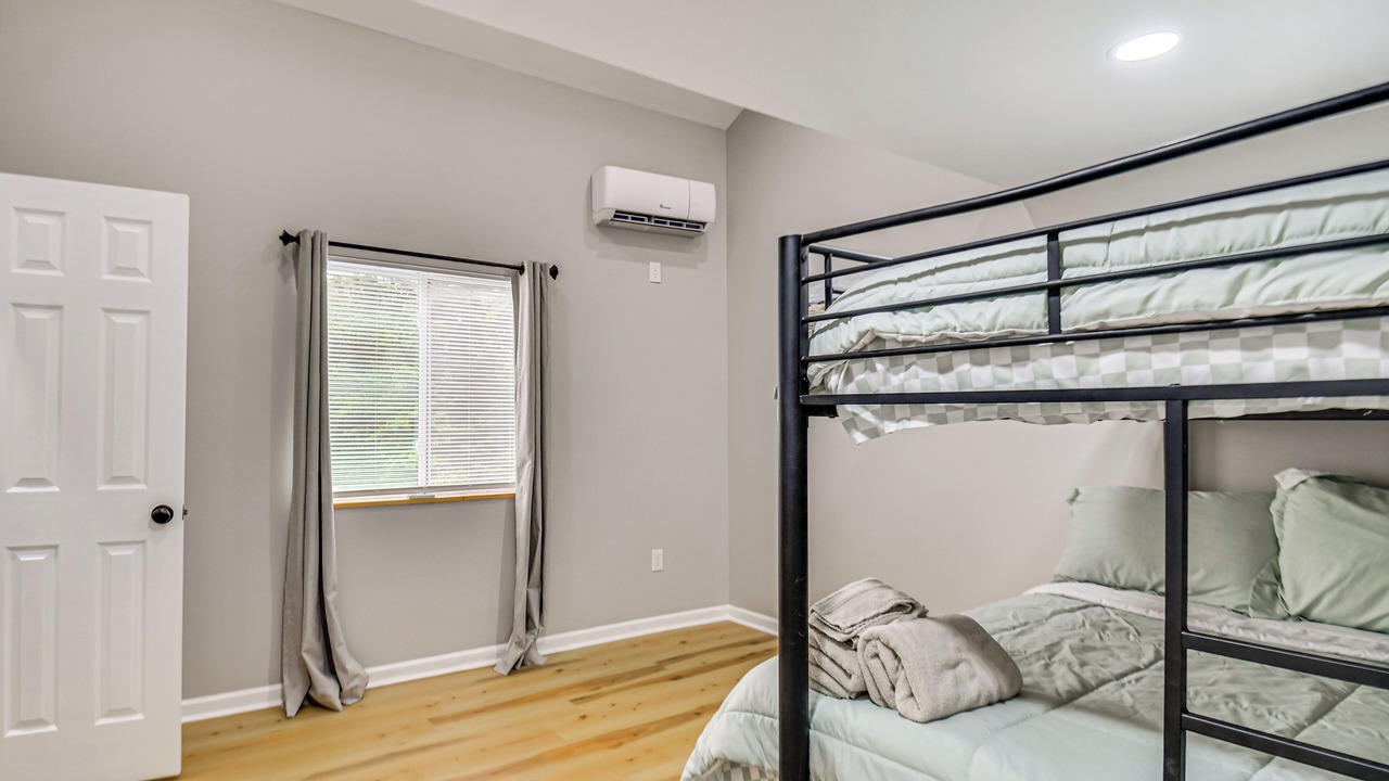 Photo of Bedroom in Banks County