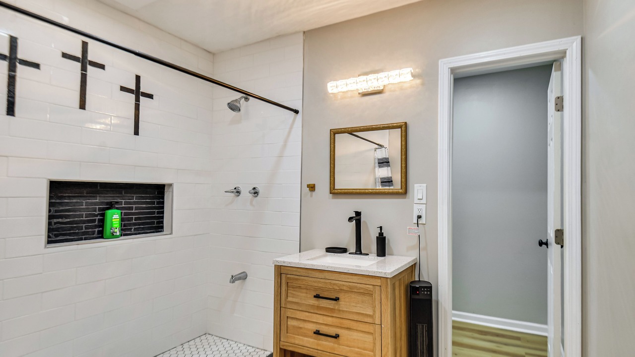 Photo of Bathroom in Banks County