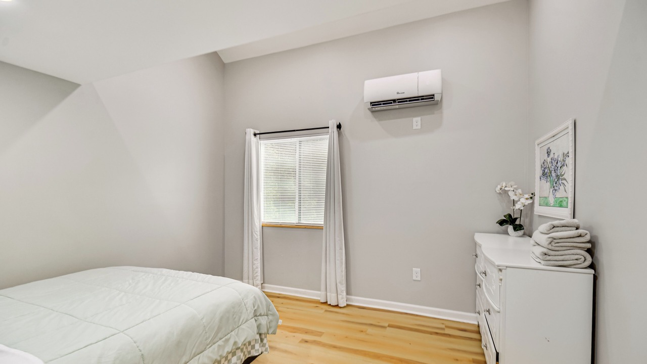 Photo of Bedroom in Banks County