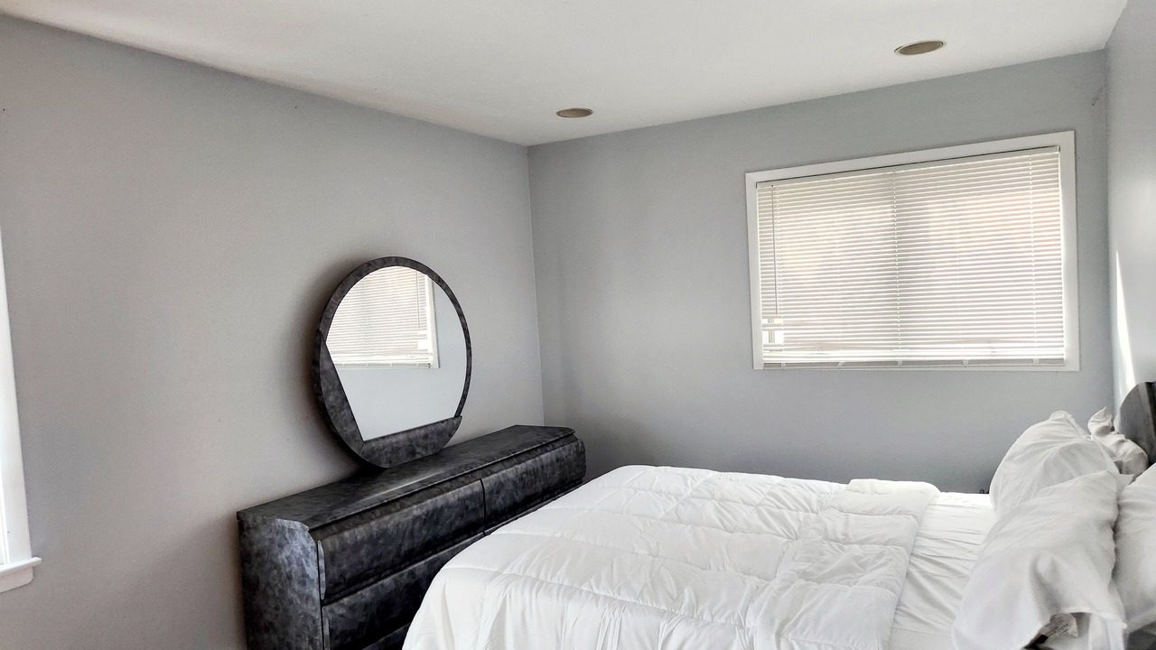 Photo of Bedroom in Bay Shore