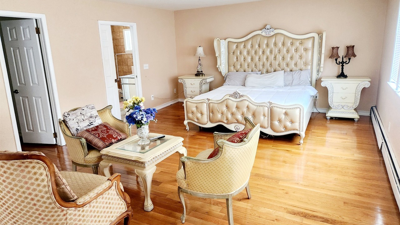 Photo of Bedroom in Bay Shore