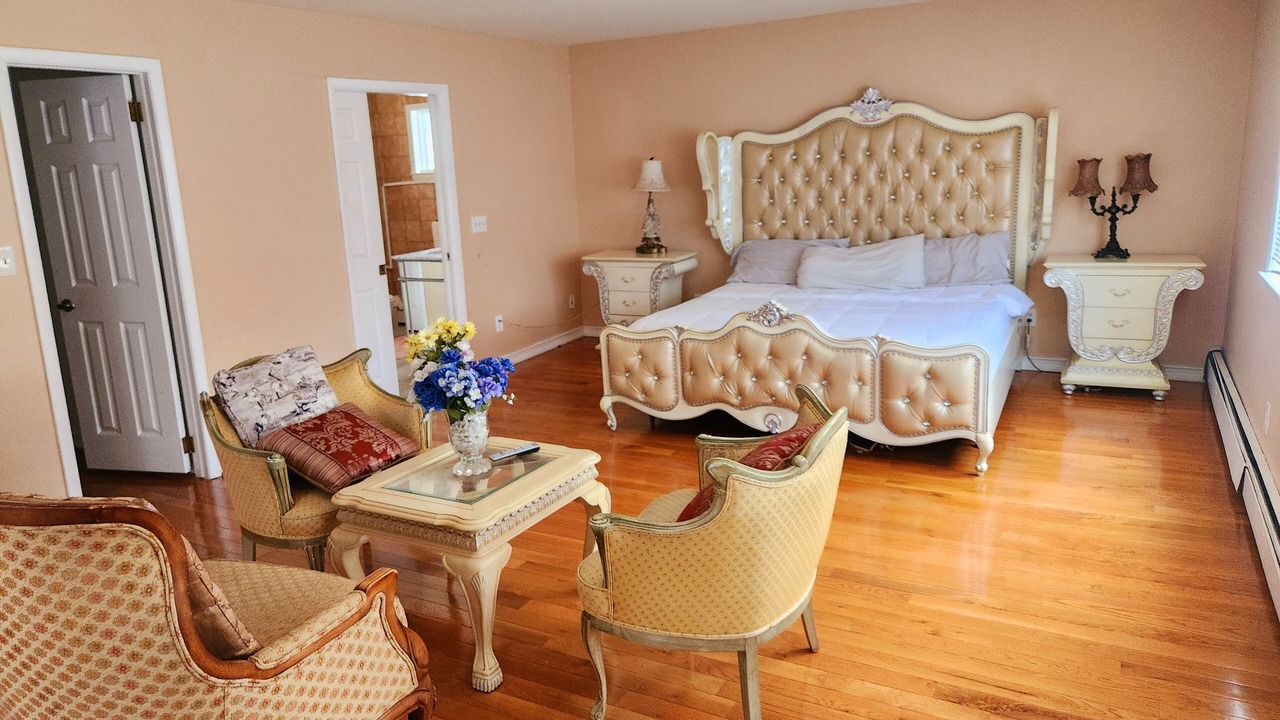 Photo of Bedroom in Bay Shore