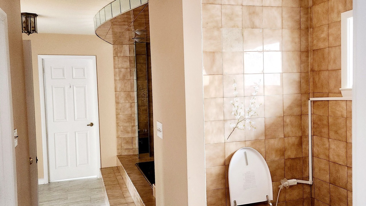 Photo of Bathroom in Bay Shore