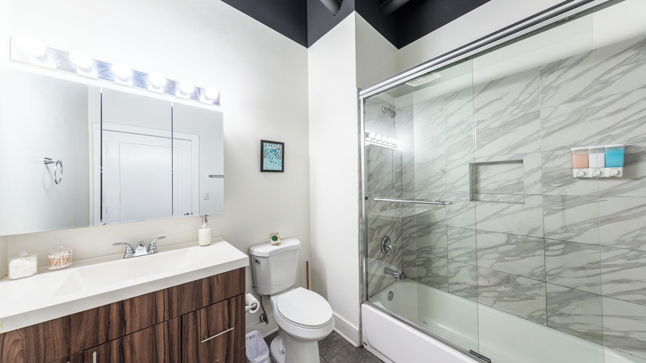 Photo of Bathroom in Near South Side