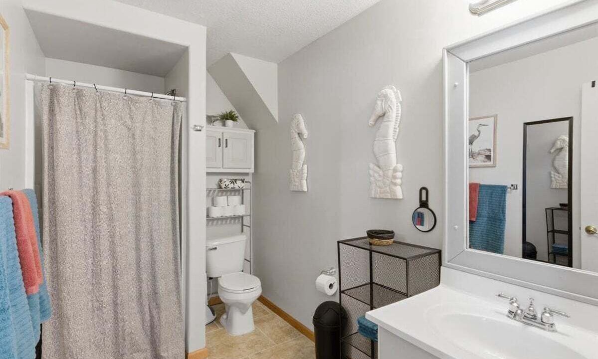Photo of Bathroom in Roach