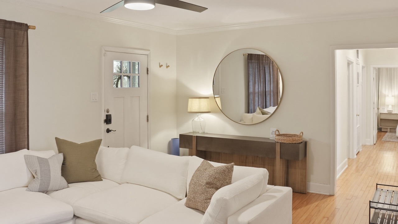 Photo of Livingroom in Allandale