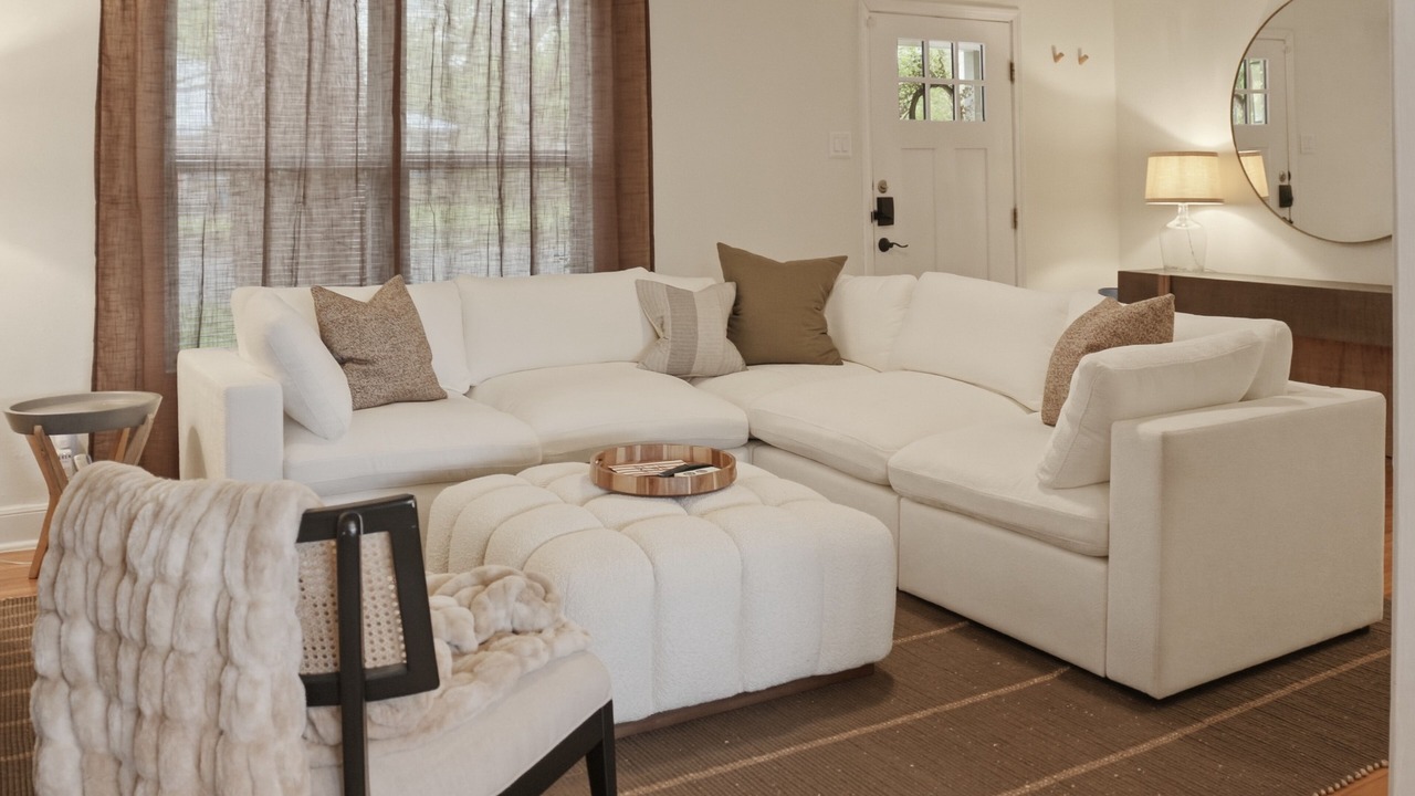 Photo of Livingroom in Allandale