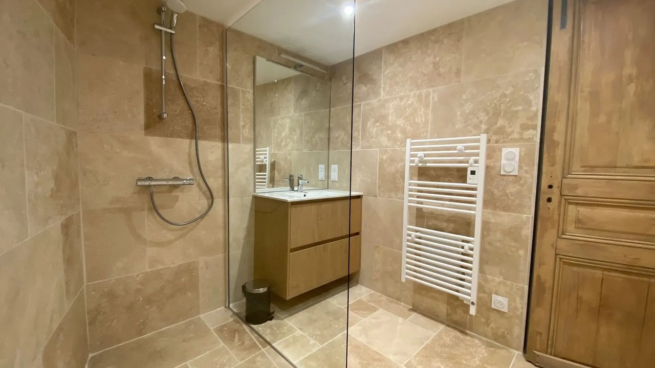 Photo of Bathroom in Loches