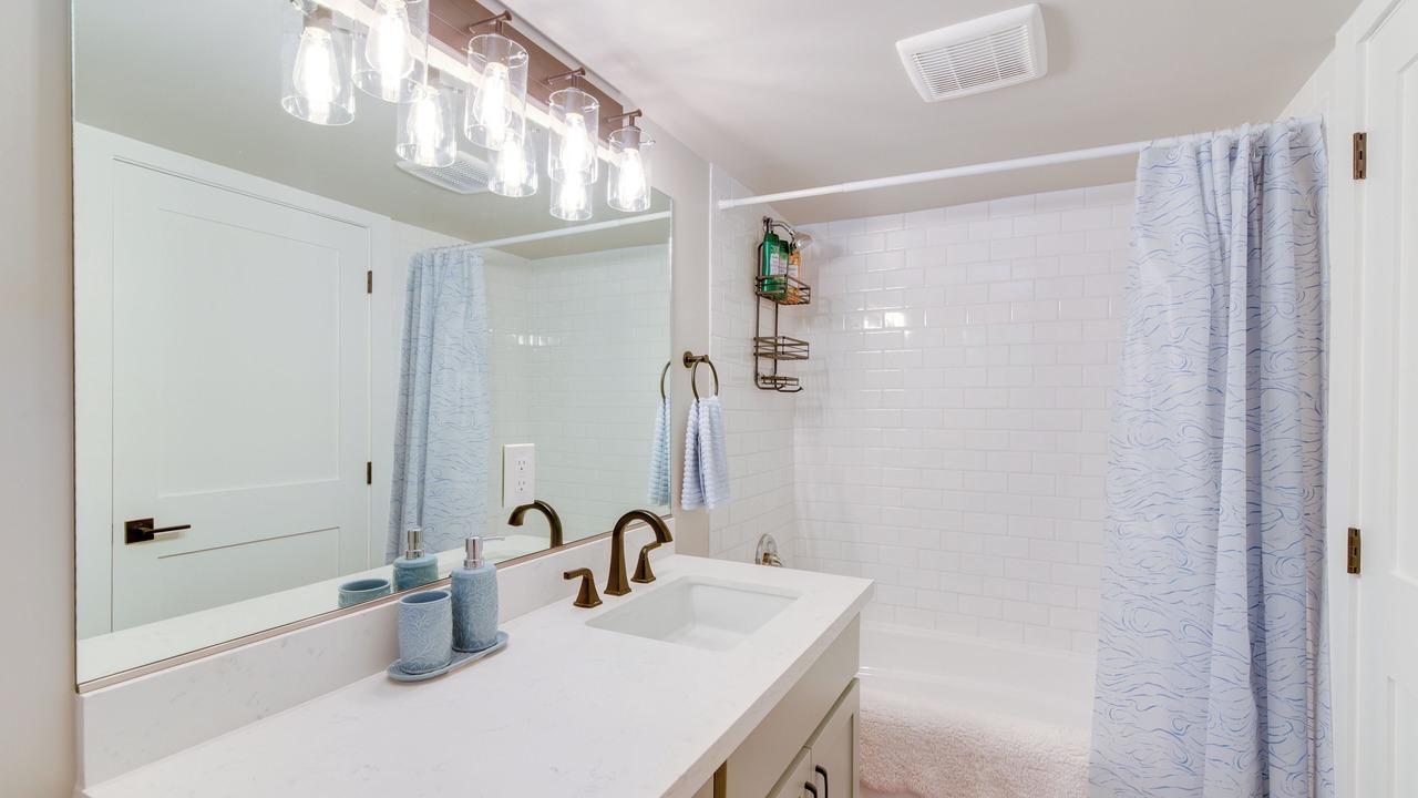 Photo of Bathroom in Pointblank