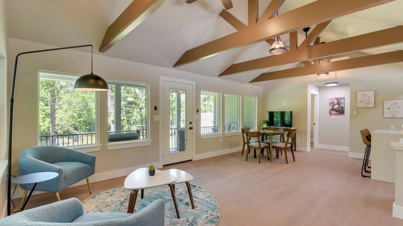 Photo of Livingroom in Pointblank
