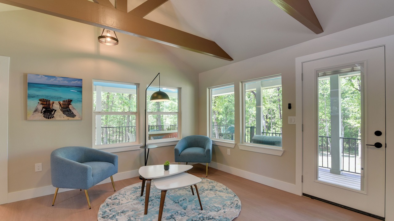 Photo of Livingroom in Pointblank