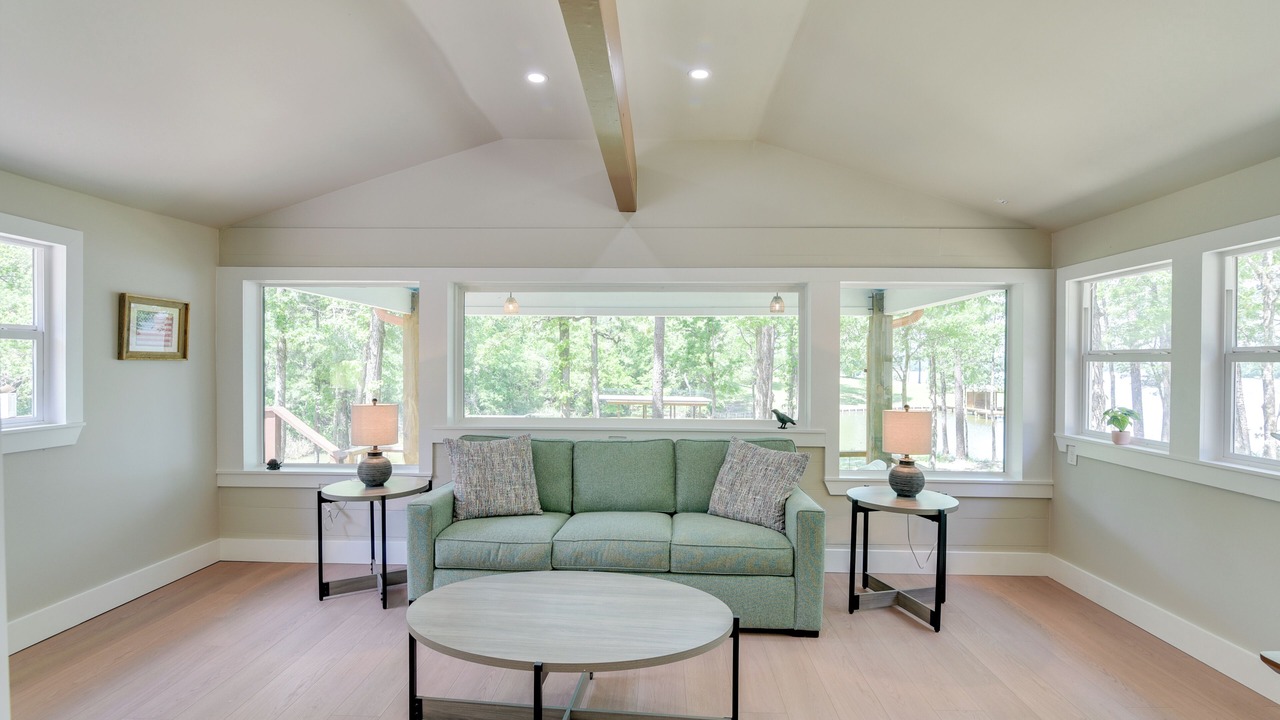 Photo of Livingroom in Pointblank