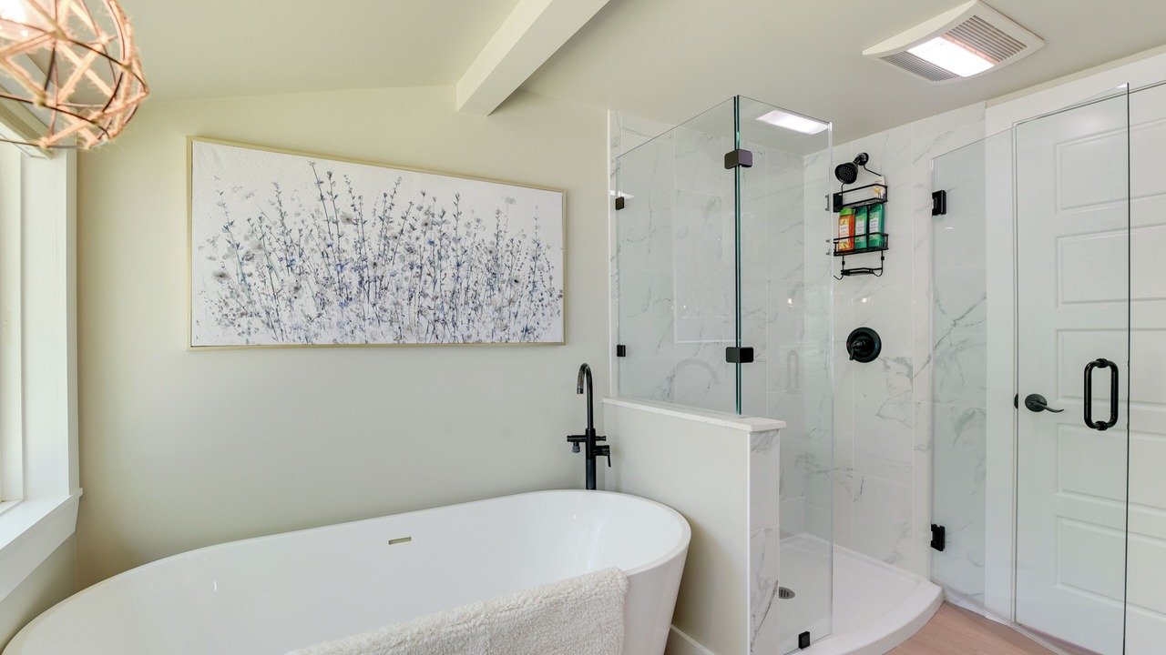 Photo of Bathroom in Pointblank