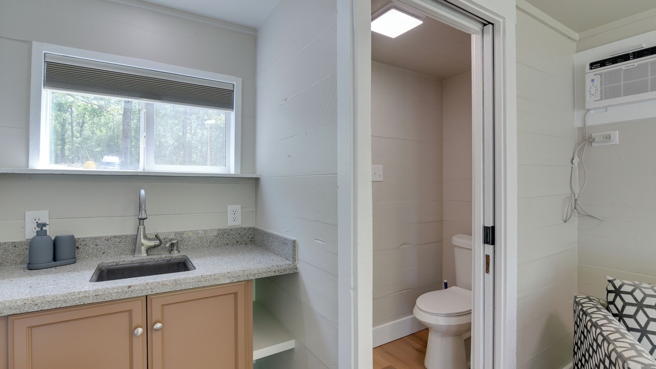 Photo of Bathroom in Pointblank