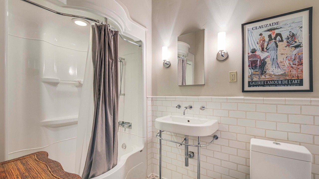 Photo of Bathroom in Brownwood