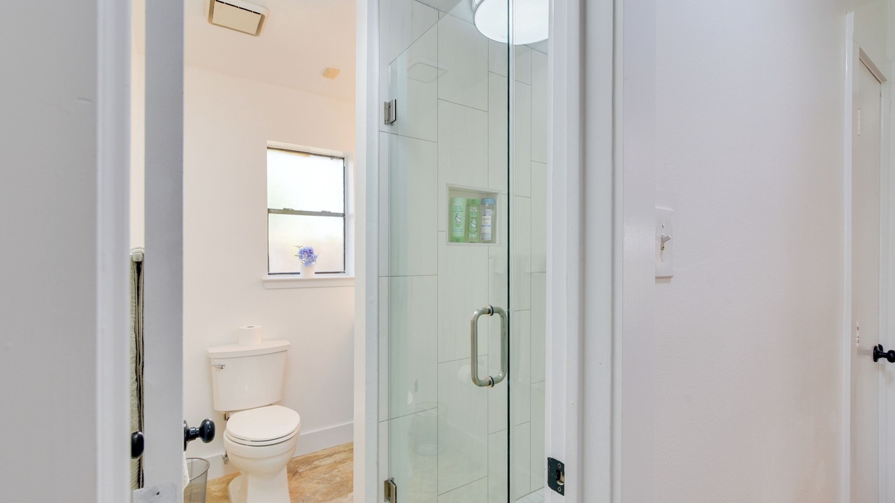 Photo of Bathroom in Pointblank