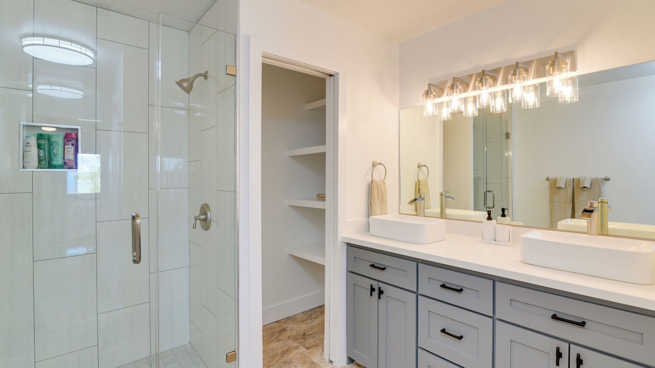 Photo of Bathroom in Pointblank