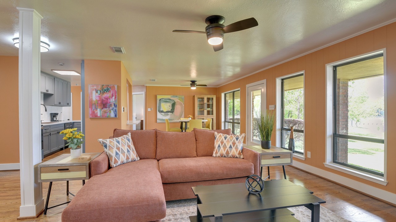 Photo of Livingroom in Pointblank