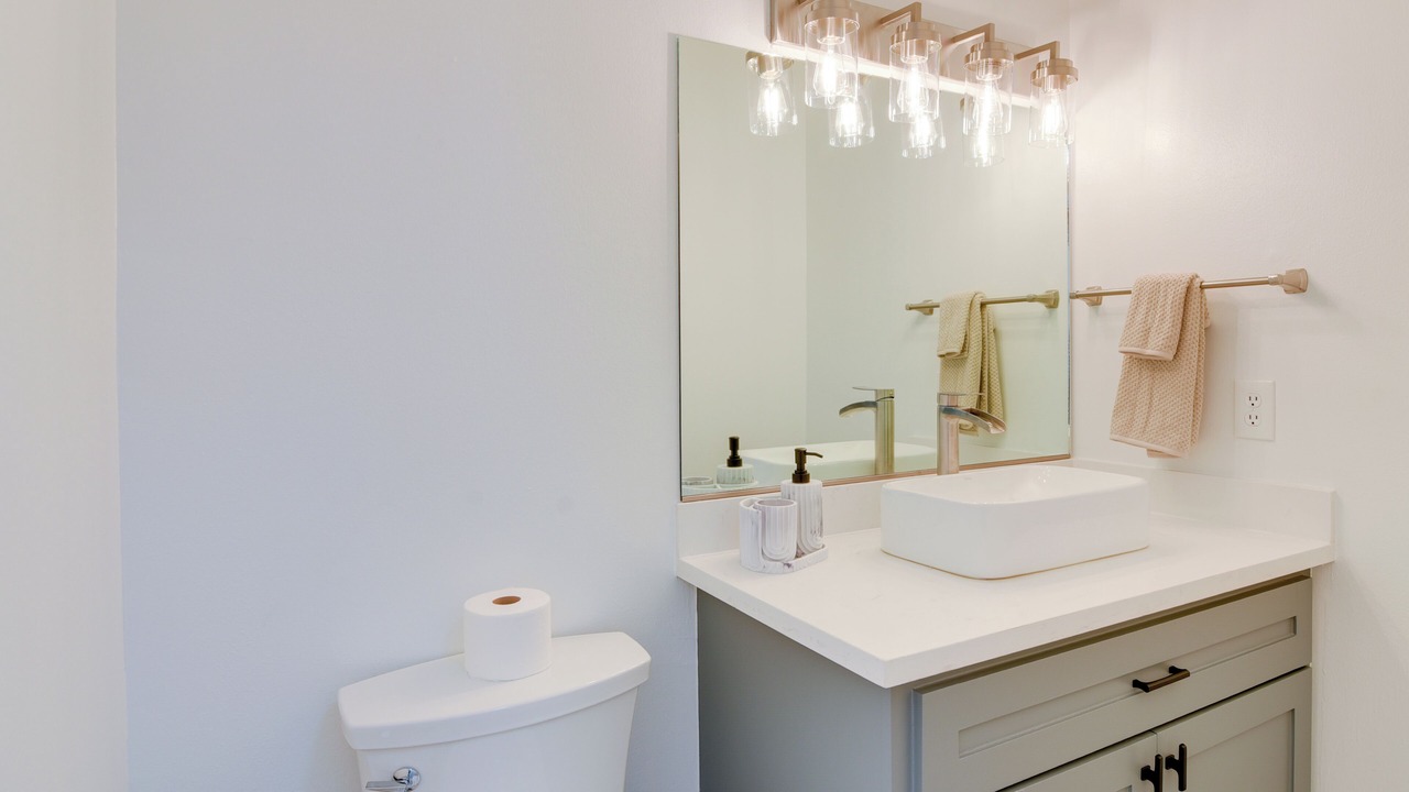 Photo of Bathroom in Pointblank