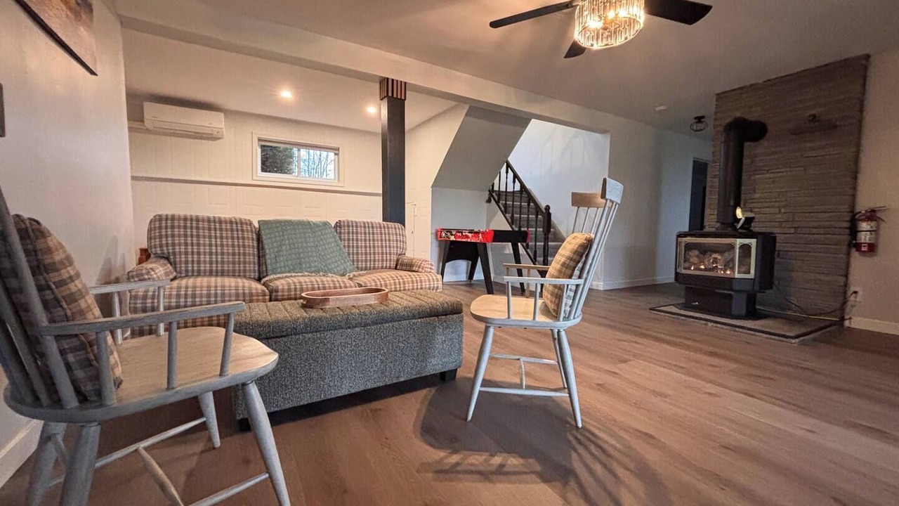 Photo of Livingroom in Wiarton