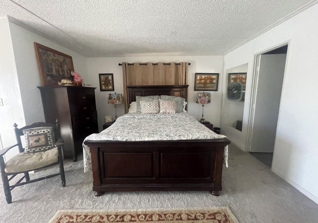 Photo of Bedroom in Newberry Springs