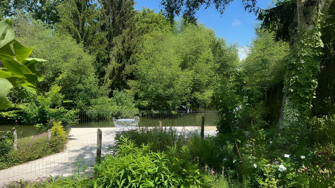Photo of Outdoor in Fougere