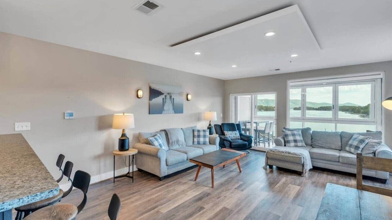 Photo of Livingroom in Smith Mountain Lake