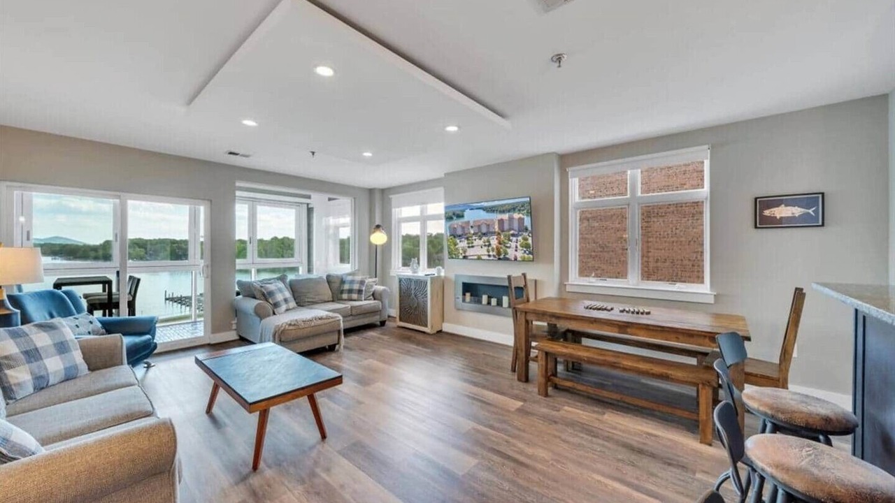 Photo of Livingroom in Smith Mountain Lake