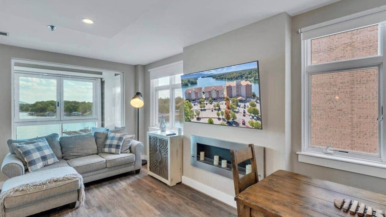 Photo of Livingroom in Smith Mountain Lake