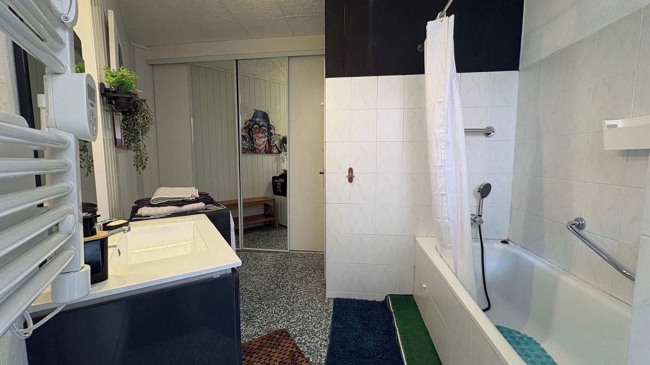 Photo of Bathroom in Lamalou-les-Bains