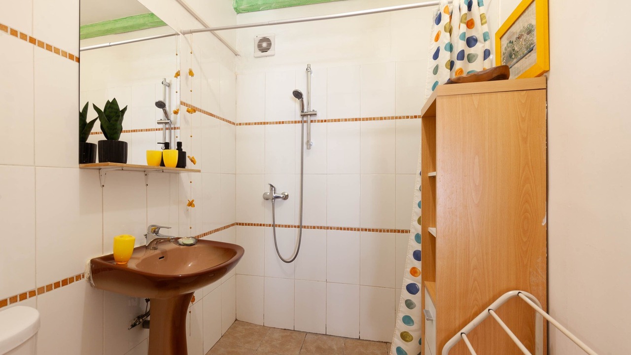 Photo of Bathroom in Les Cinq Avenues