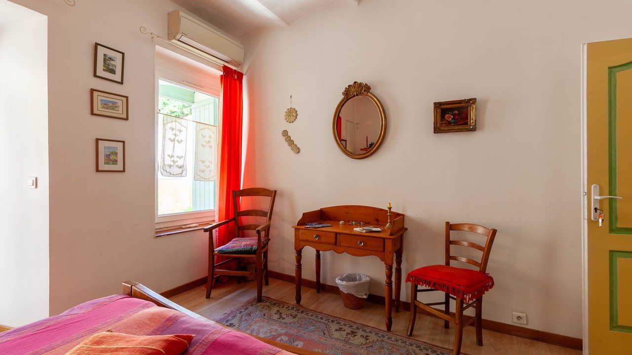 Photo of Bedroom in Les Cinq Avenues