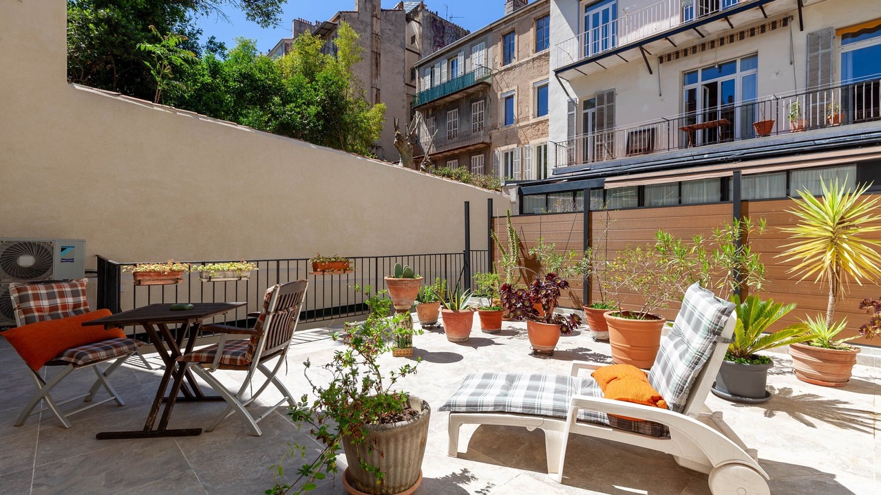 Photo of Outdoor in Les Cinq Avenues