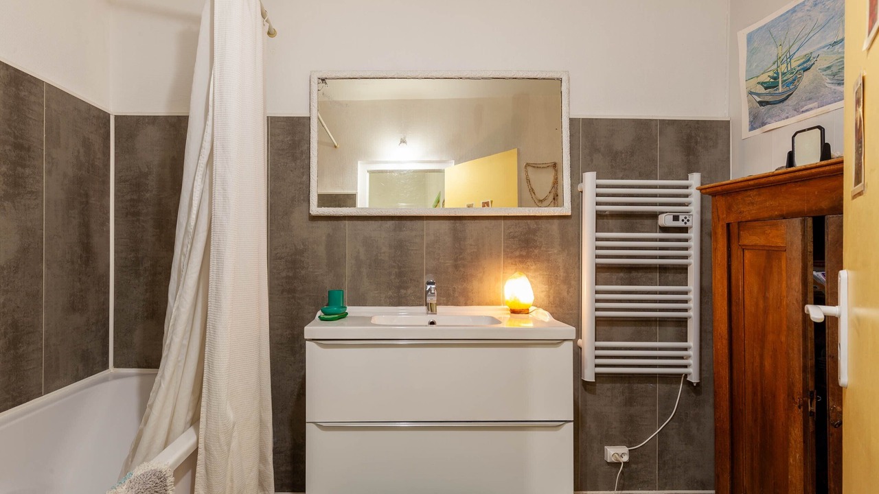 Photo of Bathroom in Les Cinq Avenues