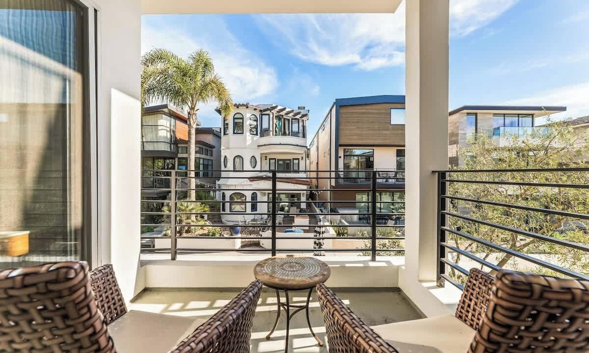Photo of Patio Balcony in The Strand