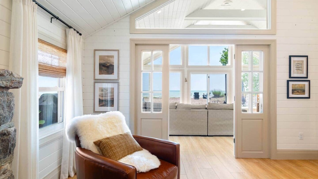 Photo of Livingroom in Long Point