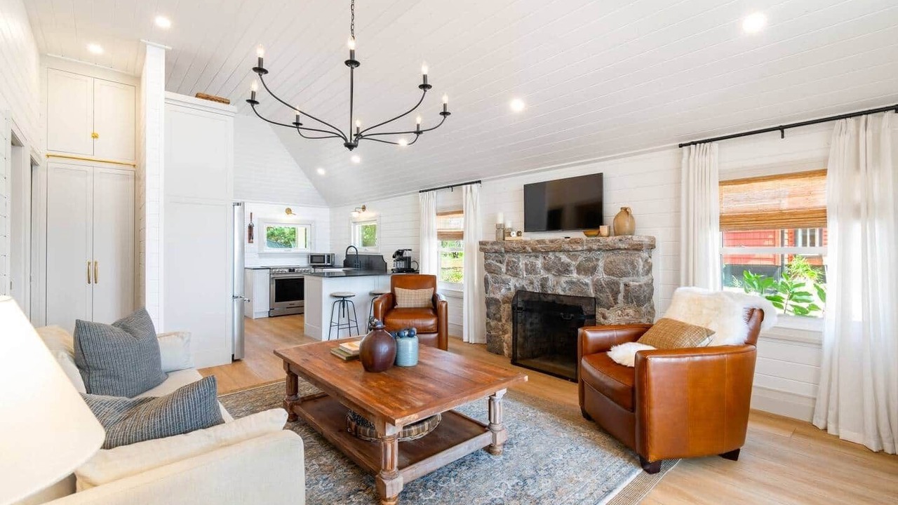 Photo of Livingroom in Long Point