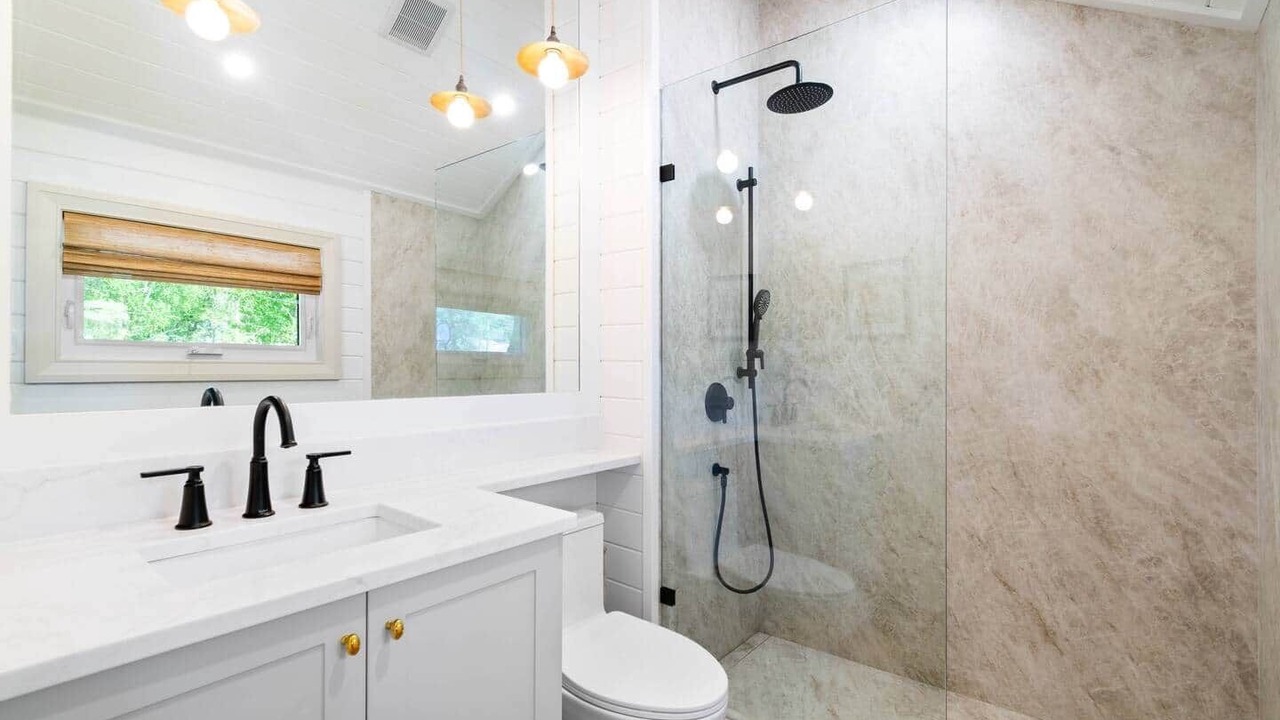 Photo of Bathroom in Long Point
