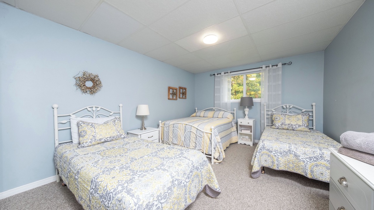 Photo of Bedroom in Point Clark