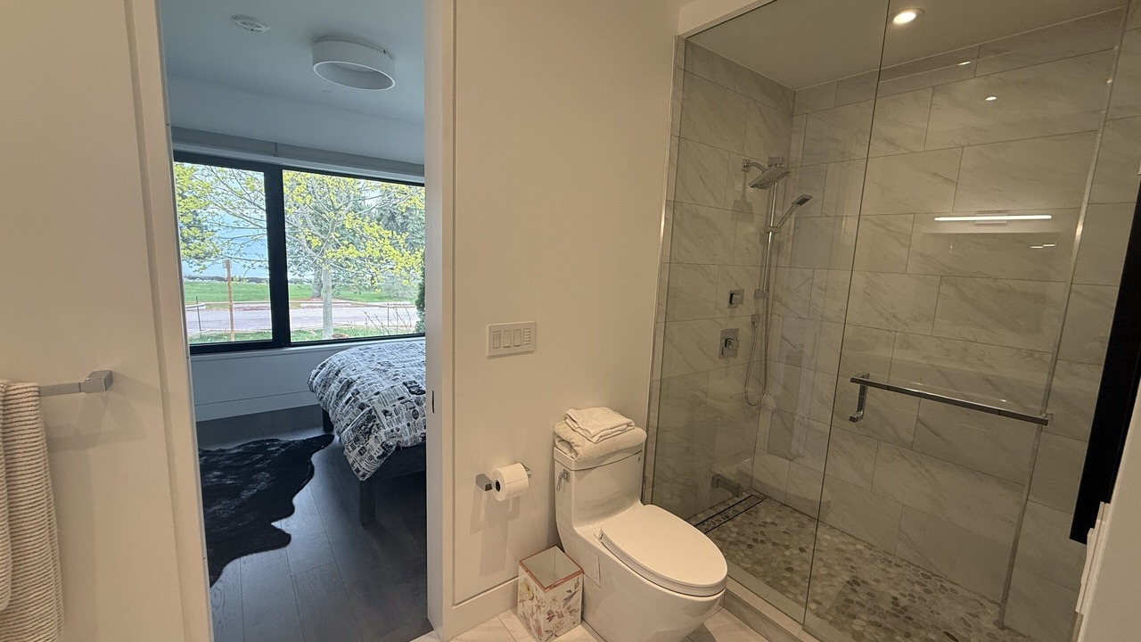 Photo of Bathroom in Clarkson-Lorne Park