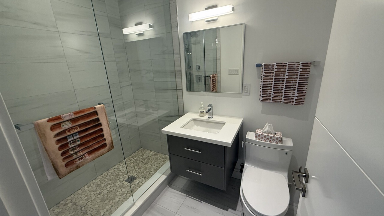 Photo of Bathroom in Clarkson-Lorne Park