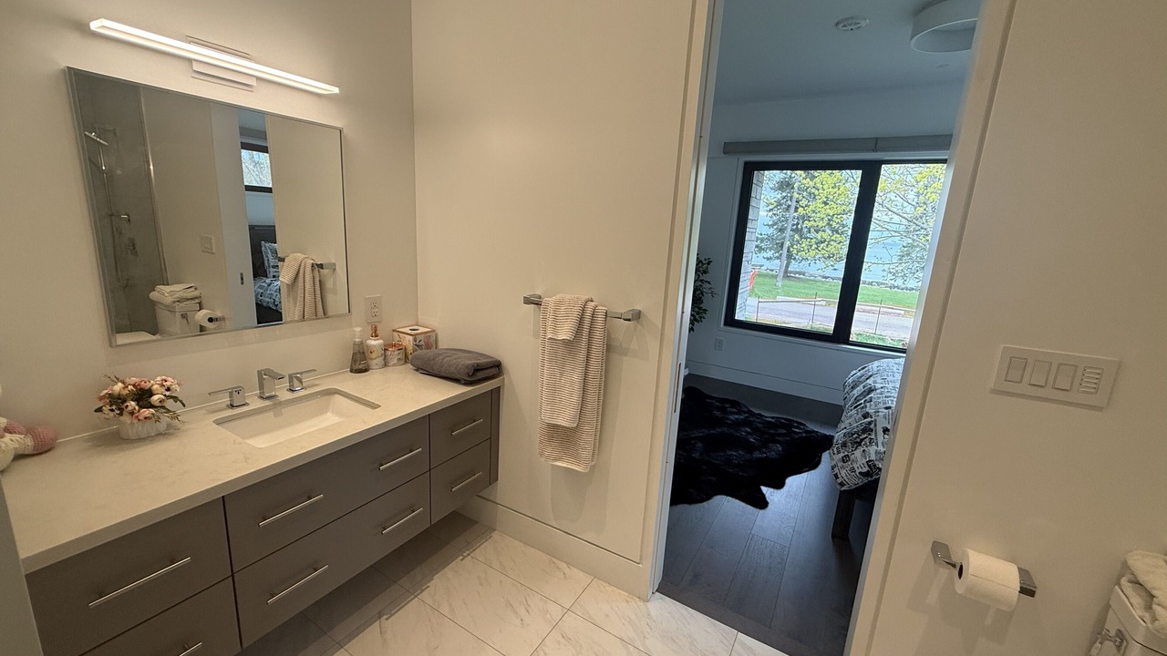 Photo of Bathroom in Clarkson-Lorne Park