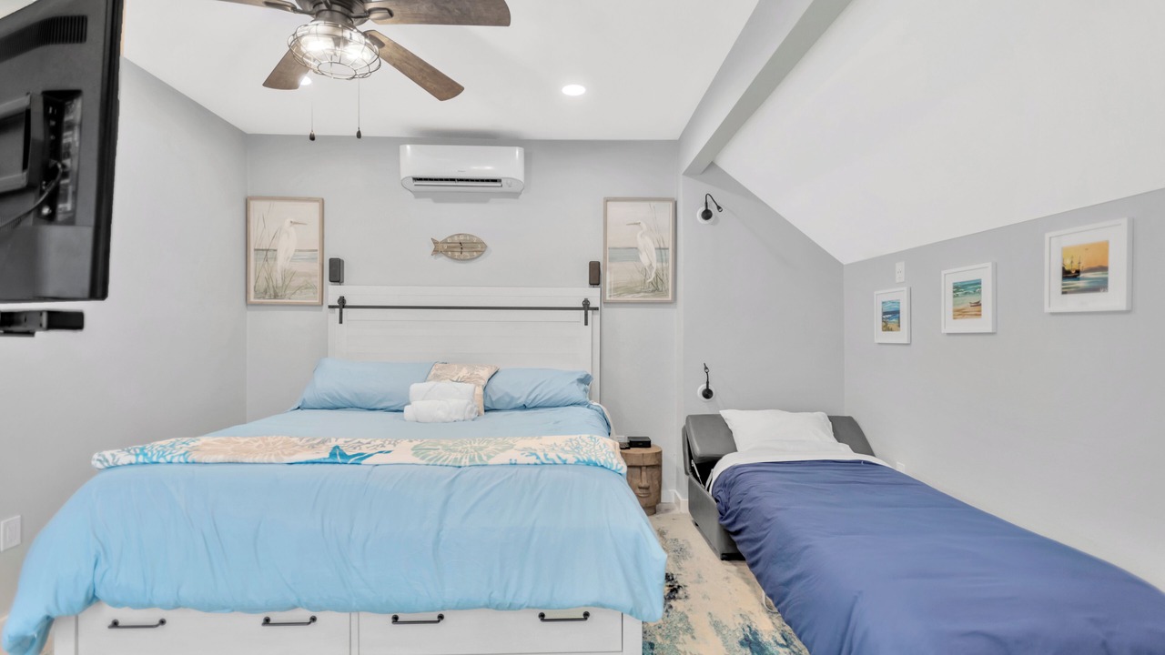 Photo of Bedroom in Capri Isle