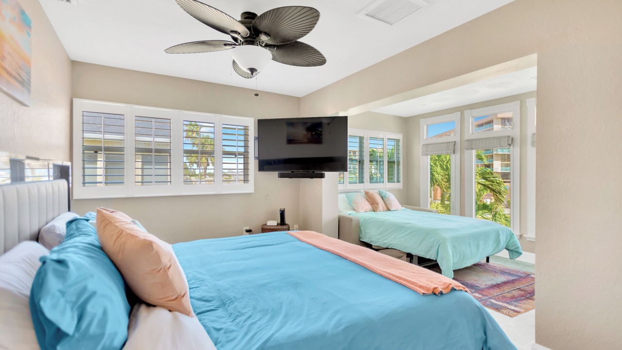 Photo of Bedroom in Capri Isle